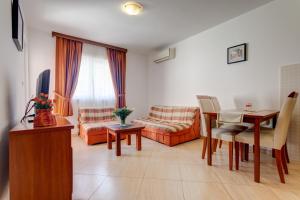 One-Bedroom Apartment with Balcony room in Petrovac Holiday Apartments