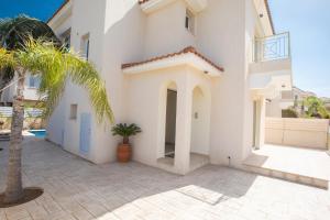 Georges Lux Villa