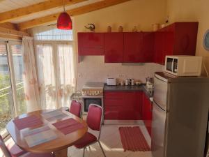 Greenview Apartment with Parking