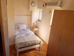 Greenview Apartment with Parking