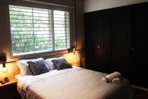 Studio apartment for 2 people in Poblado FRN105 By Roots Rentals