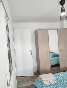 Appartements Calme et charmant T1 bis : photos des chambres