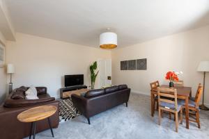 Lovely 3 bed apartment in central Edinburgh