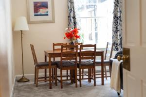 Lovely 3 bed apartment in central Edinburgh