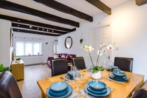 Sunshine Cottage by Happy Sunshine Stay