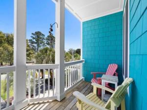 After Dune Delight - Relax and unwind in this fun and spacious 3 story home, Light, Bright, and close to everything! townhouse