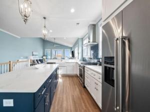 Sunnyside - Ocean and Inlet views, steps to beach access, plus parking for 4! townhouse