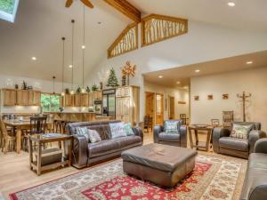 Barlow Trail Lodge - Meredith Lodging