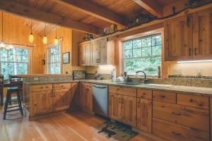 Cedar Springs Cabin - Meredith Lodging