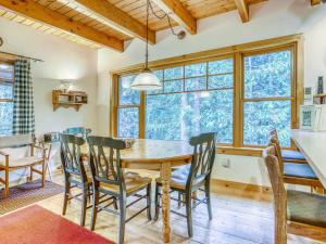 Marshall Cabin - Meredith Lodging