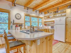 Marshall Cabin - Meredith Lodging
