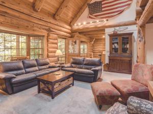 Bear Den Log Cabin - Meredith Lodging