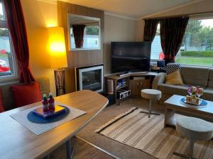 Deluxe 3 bedroom caravan in Havens Seton Sands Holiday Village,Wifi