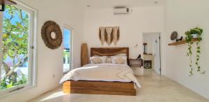 Dolce Blanco - 3BR Pool Villa in Canggu