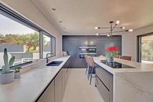 Big Cozy Luxury Pool Villa with childrens Zoo