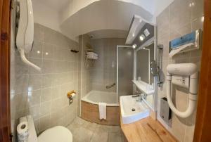 Hotels Hotel de Bourgogne : photos des chambres