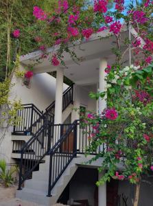 FLOWER SHADE VILLA