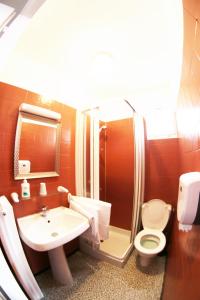 Hotels Hotel & Cantine De La Plage : photos des chambres