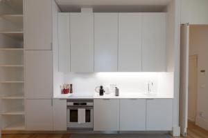 FLH Augustas Arch Bright Flat