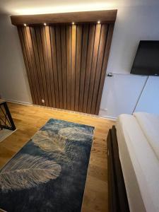 Princess - free parking place in the garage