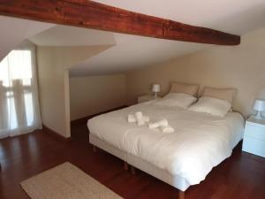 Maison des pêcheurs vue lac a 50m du port dans quartier historique