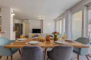 Luxury apartment OMIS 62 person