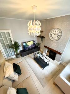 ***3 bedroom Home away from Home with BBQ grill***