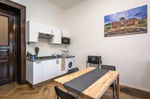 Legerova Apartments
