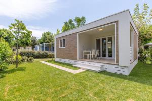 Blu International Camping