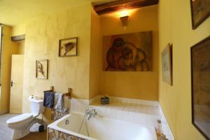 B&B / Chambres d'hotes Chambre jaune MANOIR DE LA VOVE Perche : photos des chambres