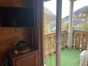 Appartement 46 pers 38m2, vue montagne, piscine chauffée, 500m centre ville