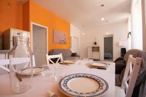 Appartements LA FONTAINE NEUVE-AVALLON-5 PERSONNES-1 CHAMBRE-3 LITS-parking-wifi : photos des chambres