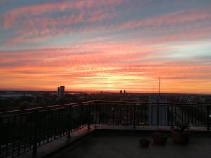 Sunset Terrace Apartment