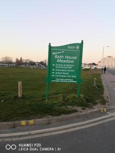 Lovely 2-Bed caravan in Walton on the Naze