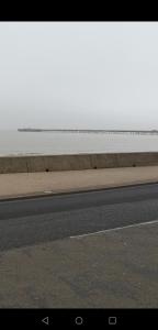 Lovely 2-Bed caravan in Walton on the Naze