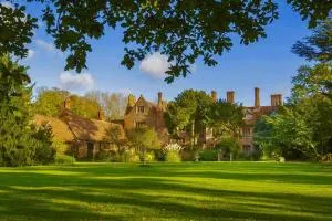 Breathtaking Elizabethan Manor House - Latchingdon and Snoreham