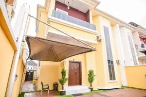 Executive 4 bedroom house - Aja