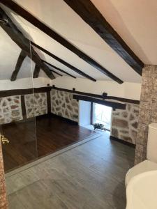 Къща Александрова с басейн вътрешен и отопляем