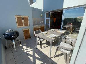 Jamaican Palms 27, Marina Martinique