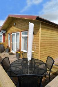 Pet friendly sleeps 6 Chalet Bridlington free elec