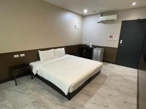 Phòng Đôi Phổ Thông (Economy Double Room)