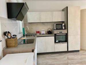 Sliema, Stylish 1 Bedroom Apartment with Parking.