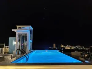 Serenity Penthouse - The Pinnacle of Luxury - Lowlands