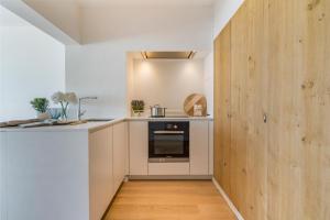 Seacarl - stunning apartment with frontal sea view