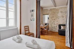 Appartements Large and charming studio in the heart of La Rochelle - Welkeys : photos des chambres