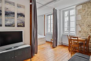 Appartements Large and charming studio in the heart of La Rochelle - Welkeys : photos des chambres