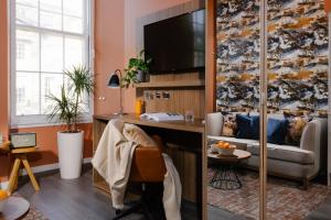 One-Bedroom Apartment room in Native Edinburgh