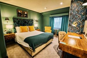 Standard Double Room room in Bedford Swan Hotel