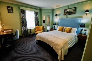 Standard King Room room in Bedford Swan Hotel