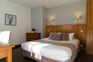 Hotels Hotel Saint-Laurent, The Originals Relais : Chambre Double avec Terrasse